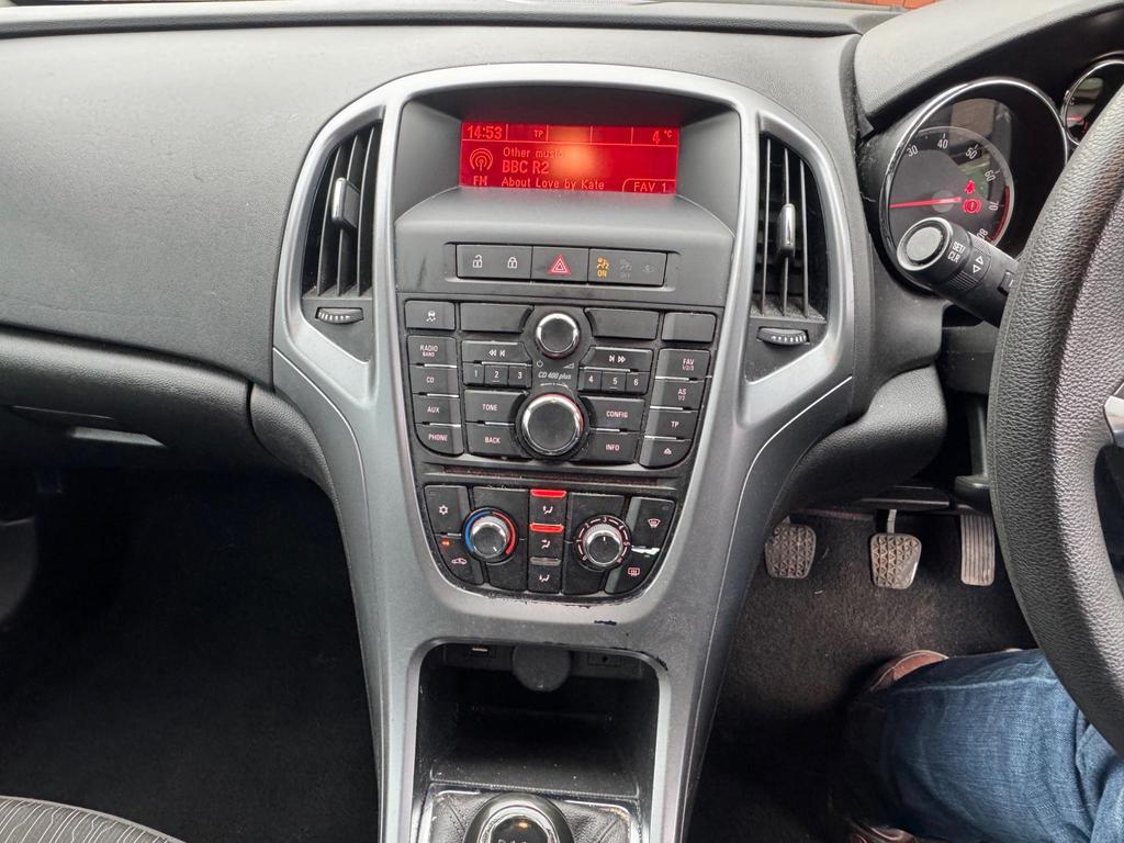 Vauxhall Astra 1.6i Design Euro 6 5dr