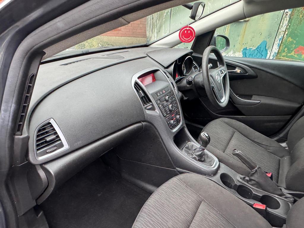 Vauxhall Astra 1.6i Design Euro 6 5dr