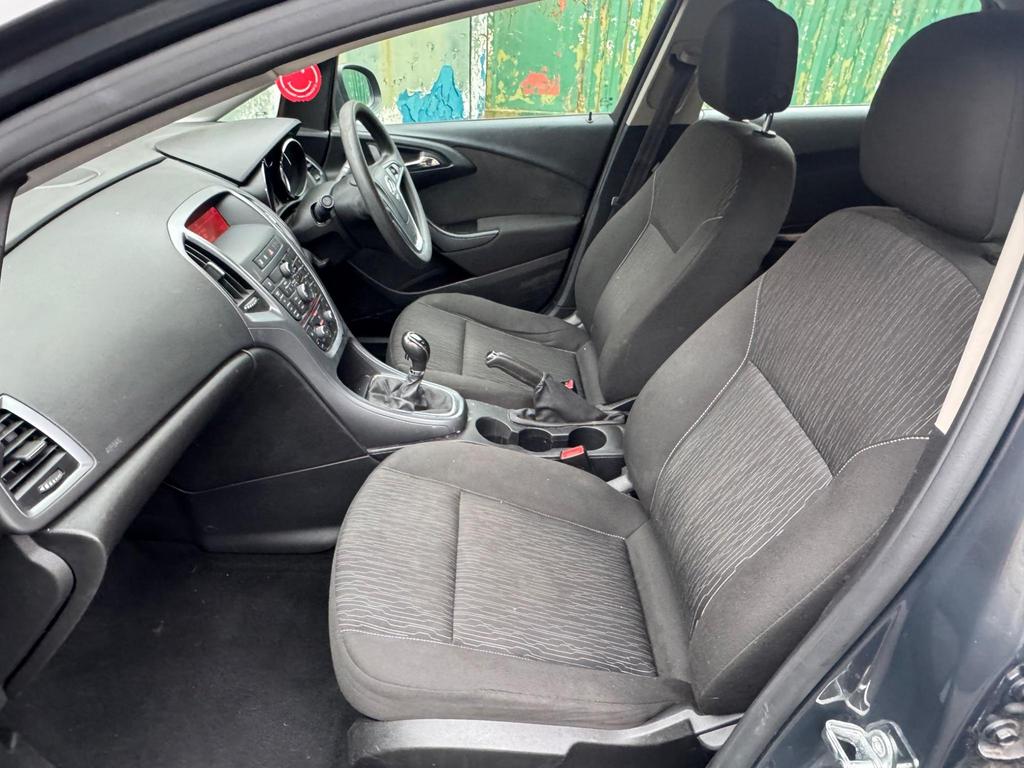 Vauxhall Astra 1.6i Design Euro 6 5dr