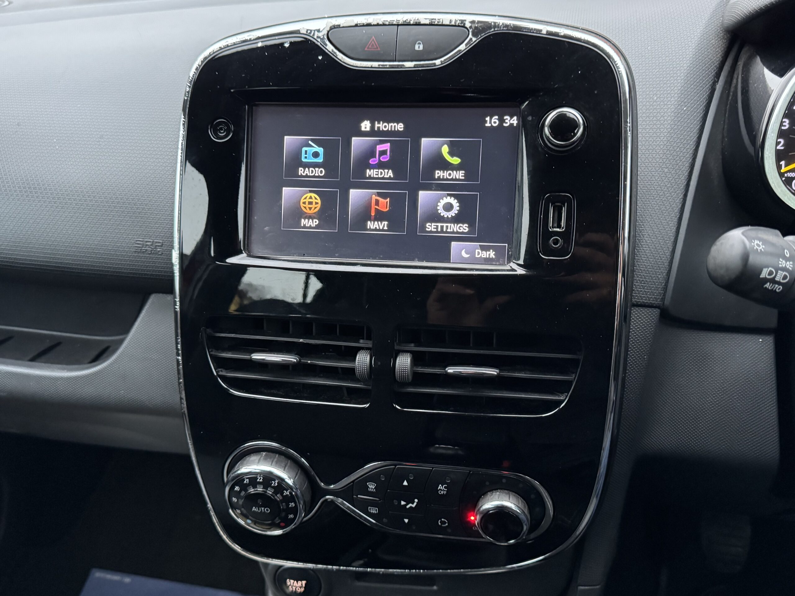 Renault Clio 0.9 TCe Dynamique S MediaNav Euro 5 (s/s) 5dr ULEZ