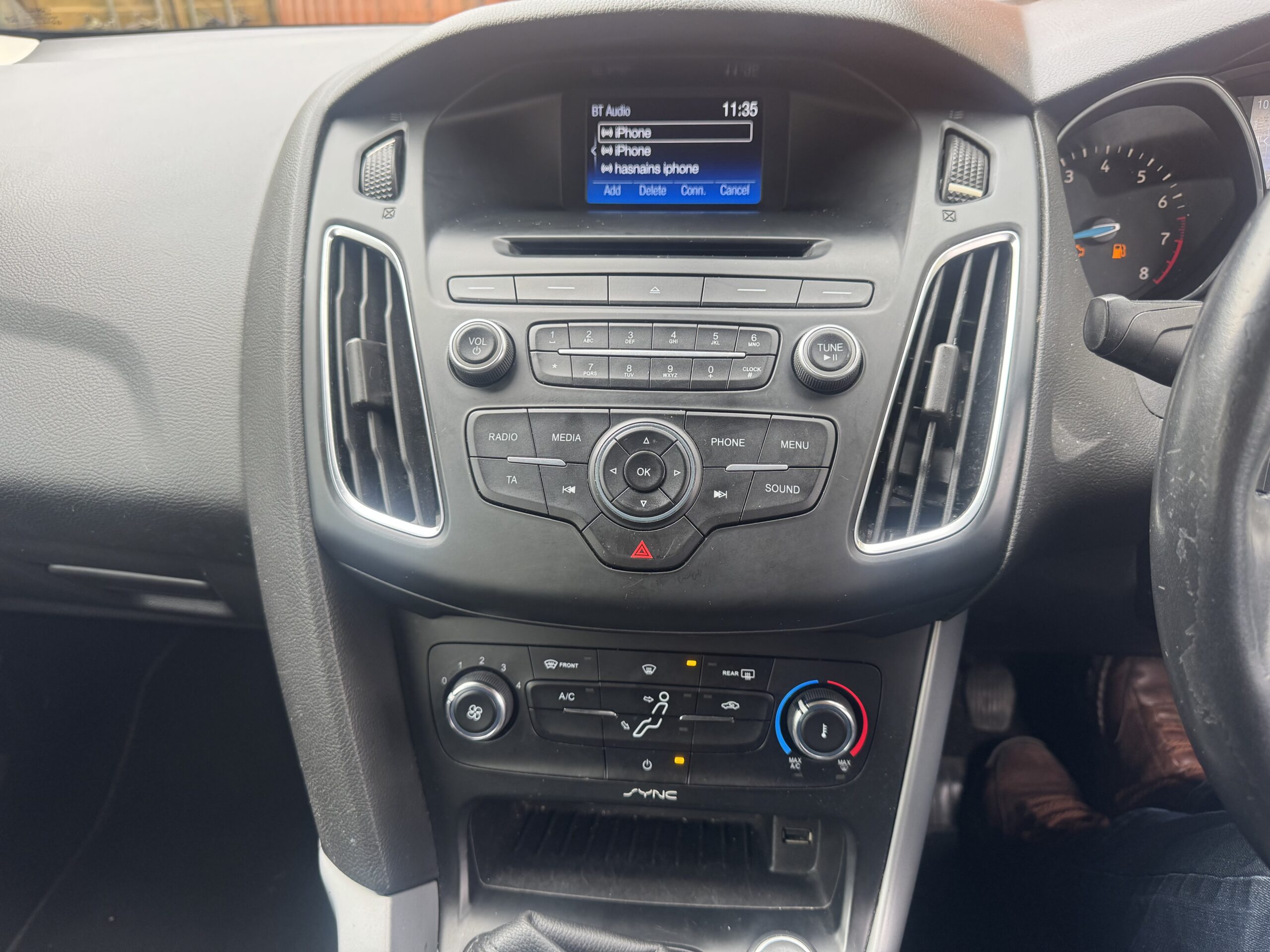 Ford Focus 1.0T EcoBoost Zetec Euro 6 (s/s) 5dr