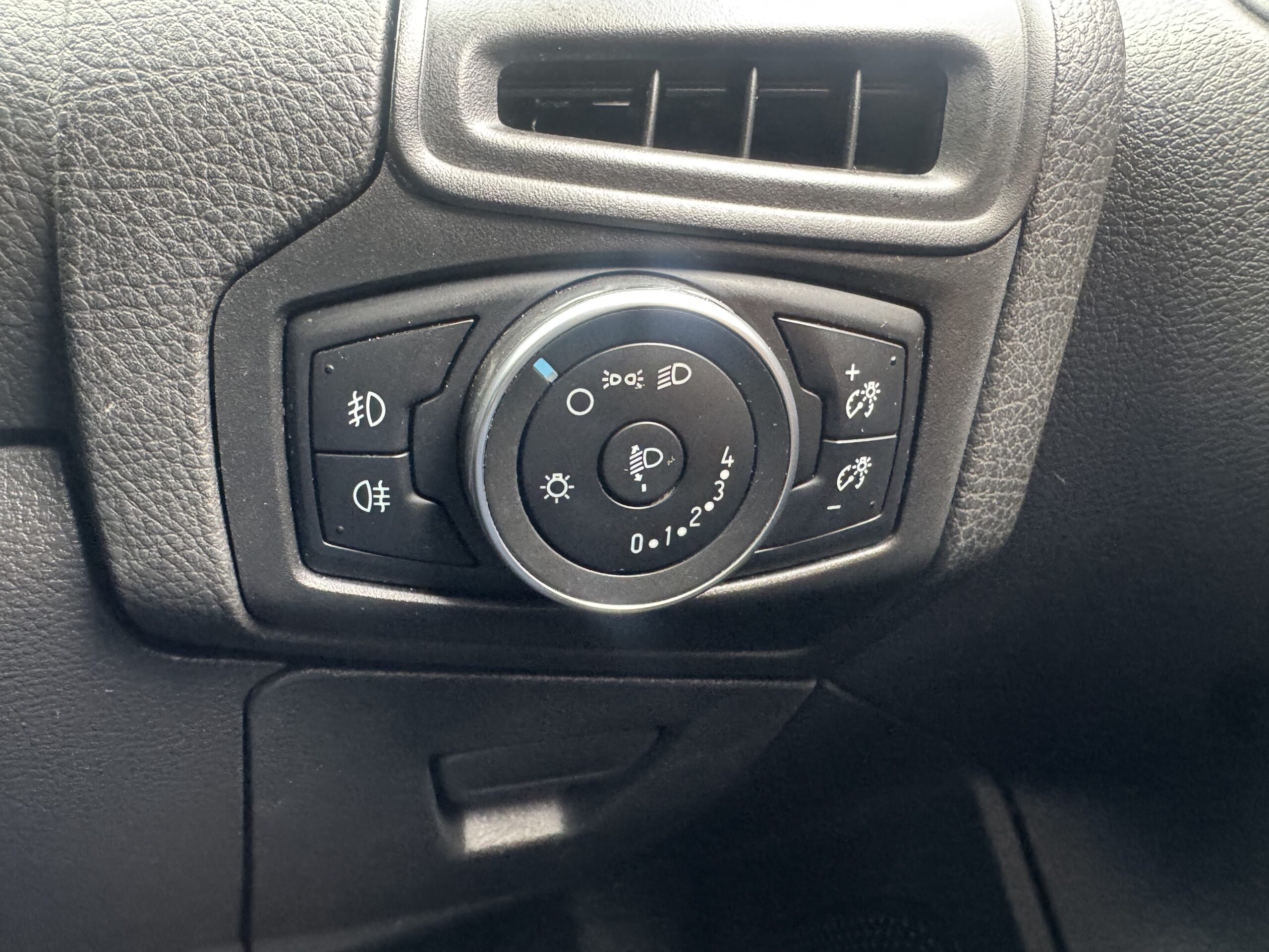 Ford Focus 1.0T EcoBoost Zetec Euro 6 (s/s) 5dr