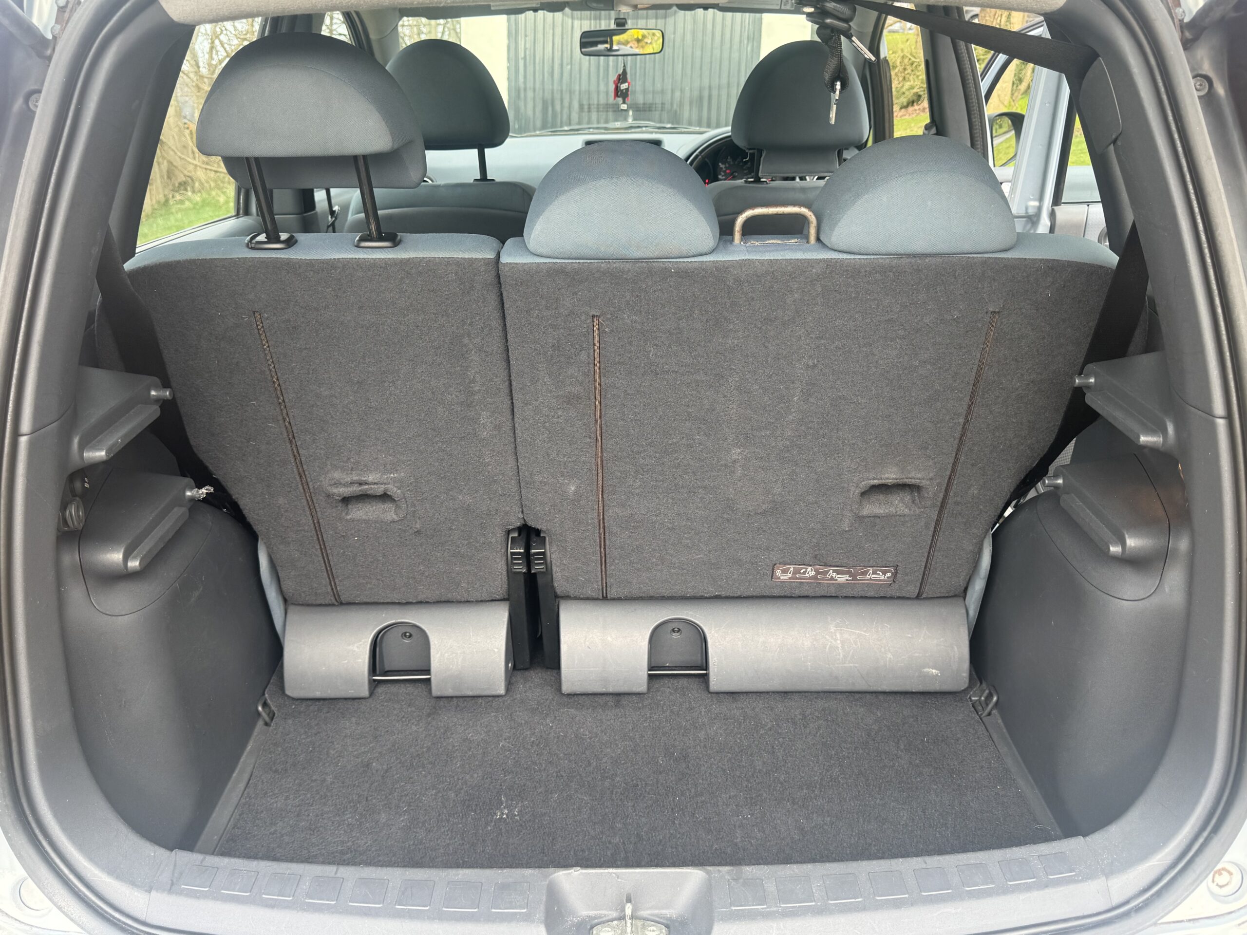 Mitsubishi Colt 1.1 Equippe 5dr PK54KKO  2004 (54)  104,651 miles Petrol Manual Blue Car ULEZ