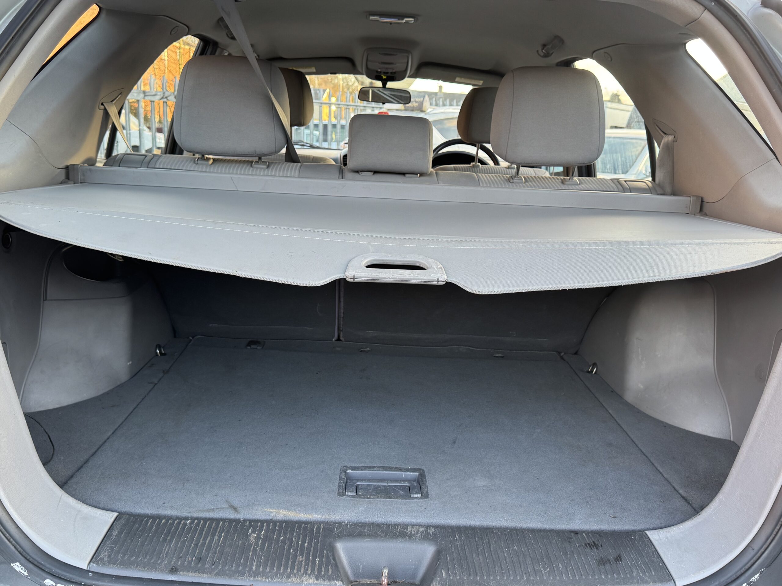 Kia Sorento 2.5 CRDi XE 5dr SG59ZGO  2009 (59)  59,000 miles Diesel Automatic Silver 2 owners Car