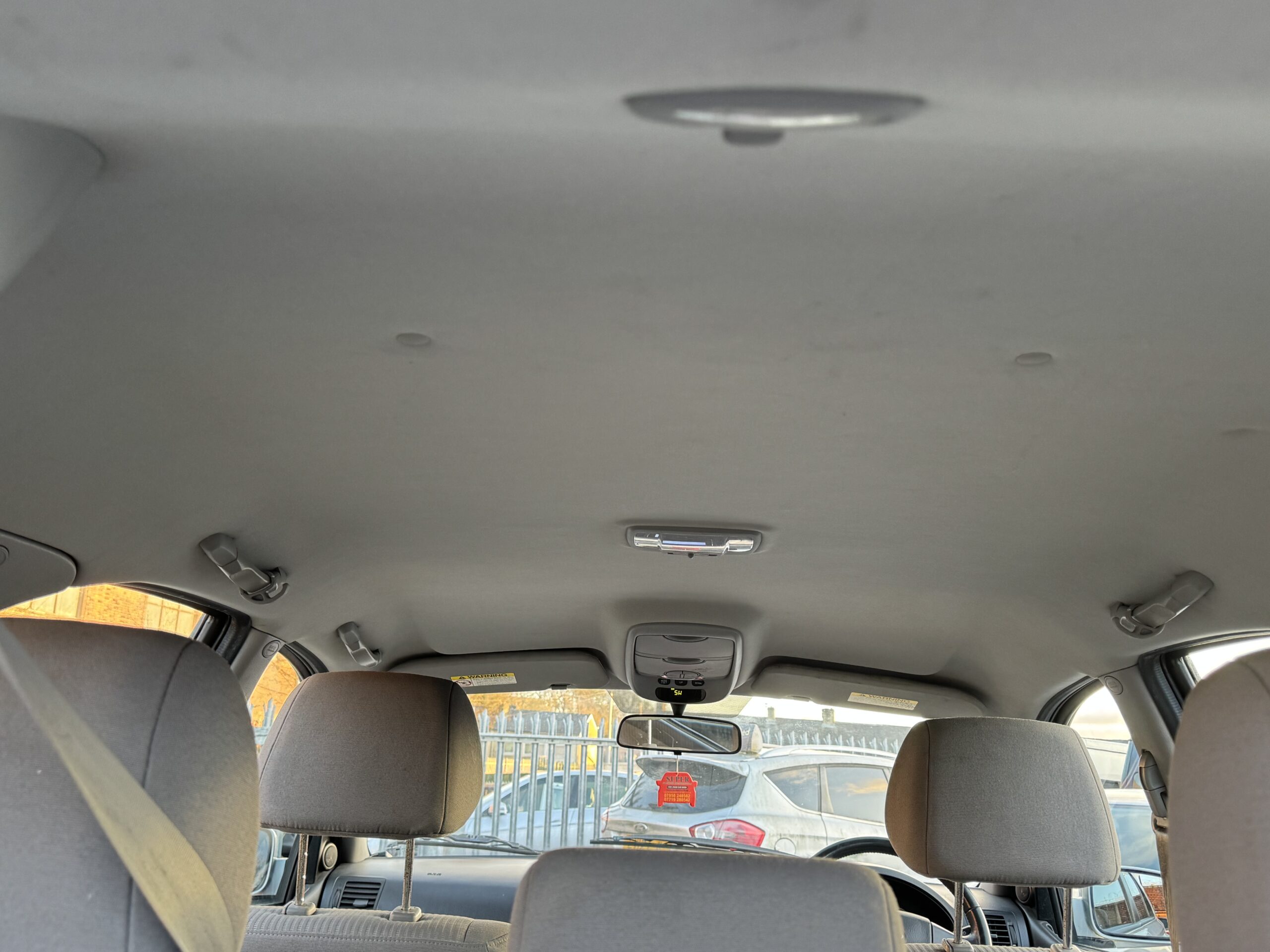 Kia Sorento 2.5 CRDi XE 5dr SG59ZGO  2009 (59)  59,000 miles Diesel Automatic Silver 2 owners Car