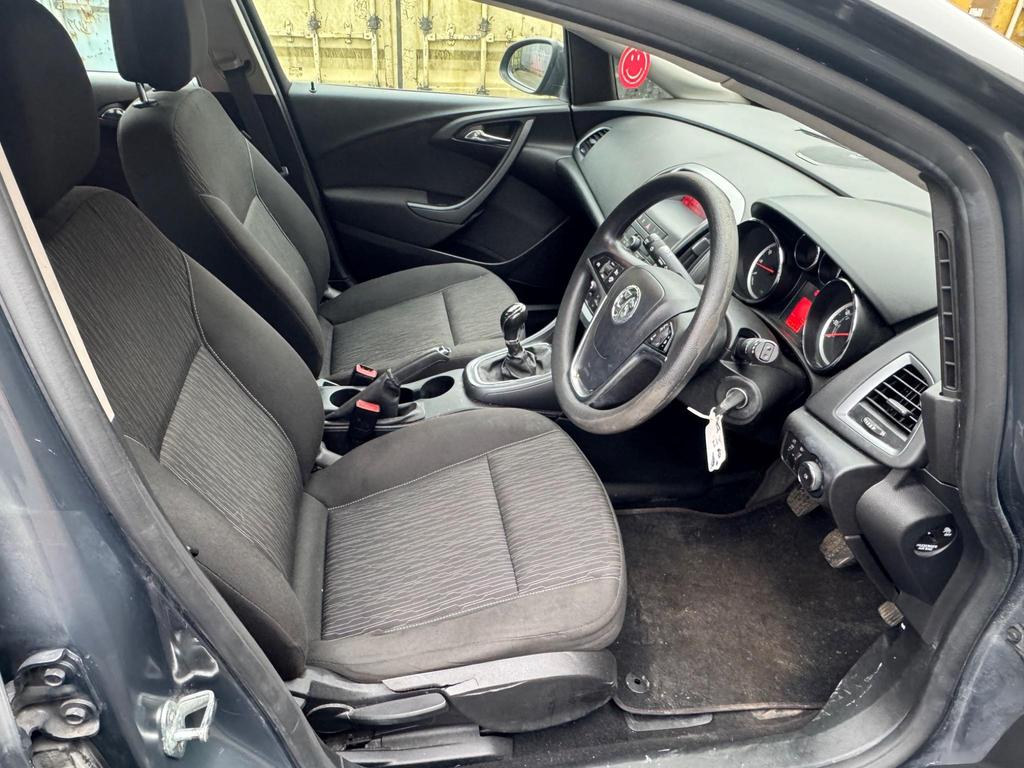 Vauxhall Astra 1.6i Design Euro 6 5dr