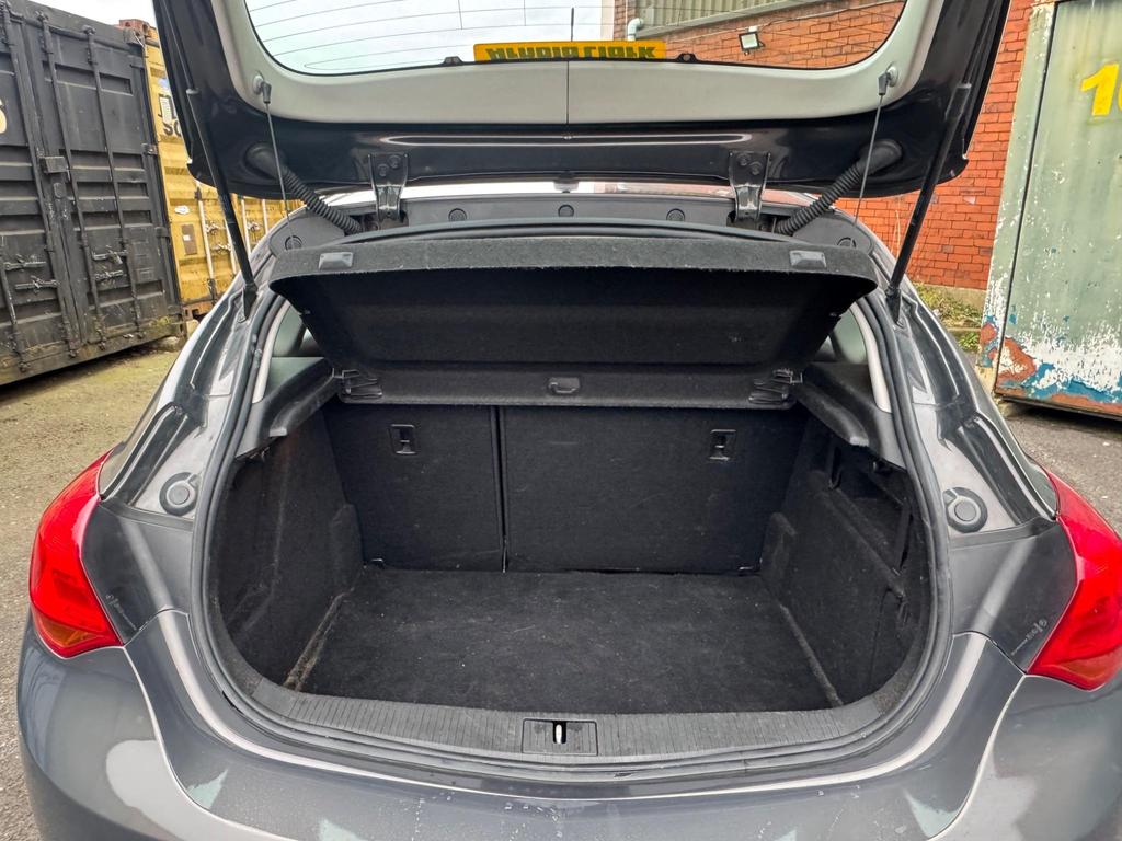 Vauxhall Astra 1.6i Design Euro 6 5dr