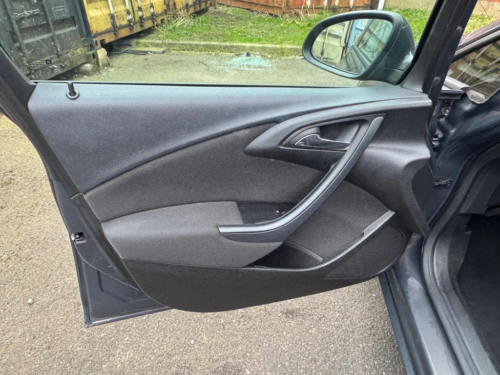 Vauxhall Astra 1.6i Design Euro 6 5dr