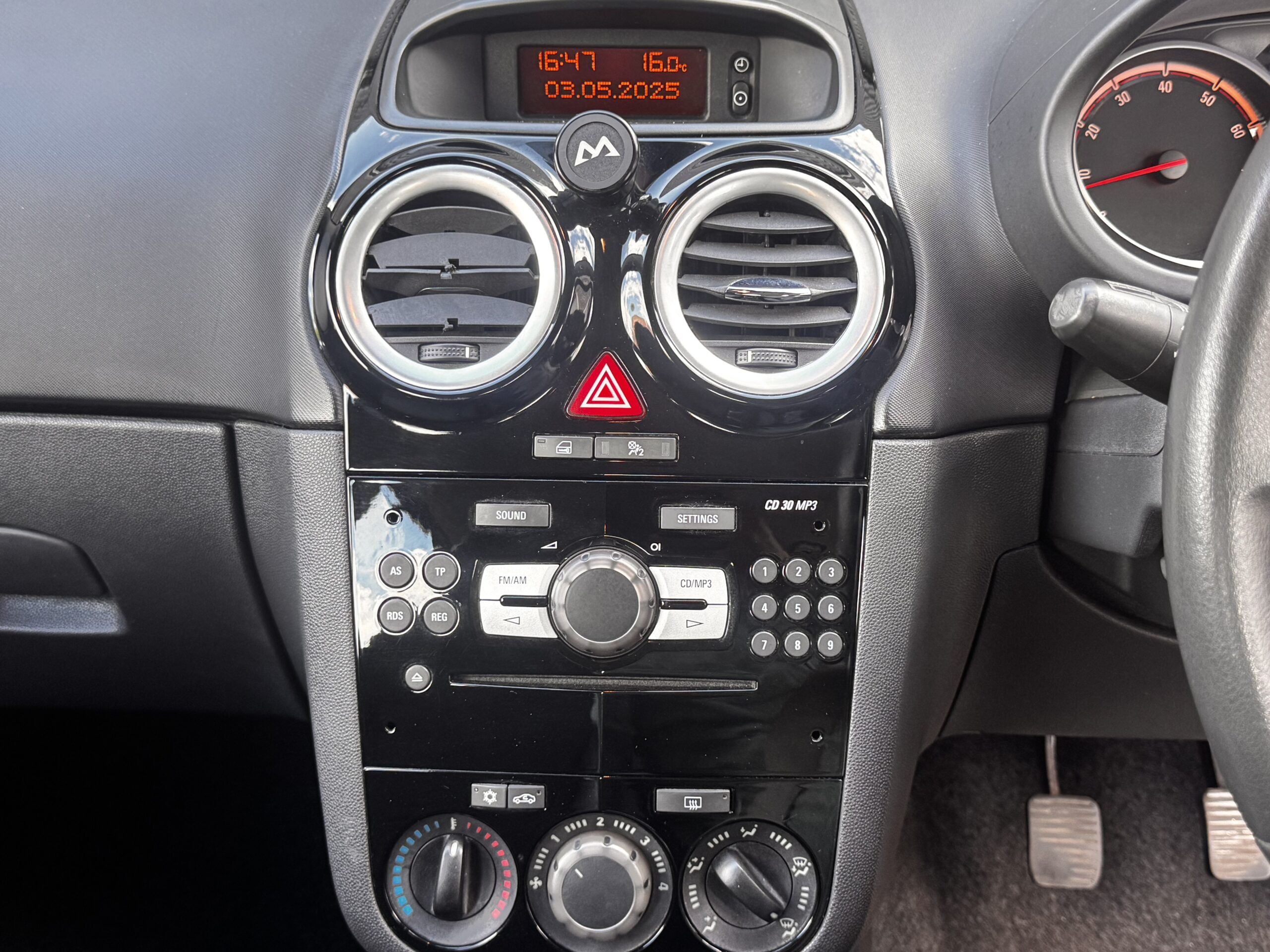 Vauxhall Corsa 1.2i 16v Design 5dr (a/c)