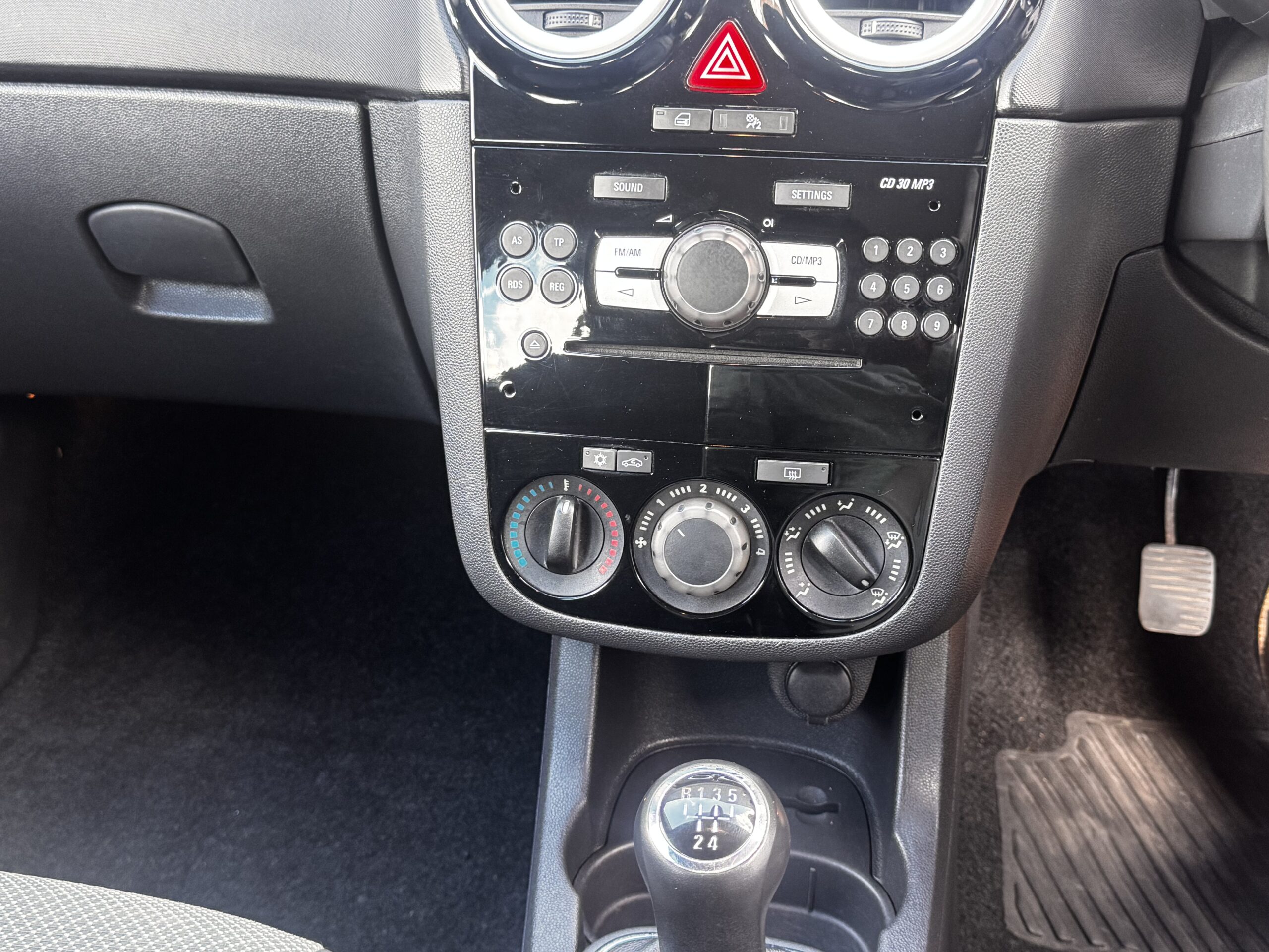 Vauxhall Corsa 1.2i 16v Design 5dr (a/c)