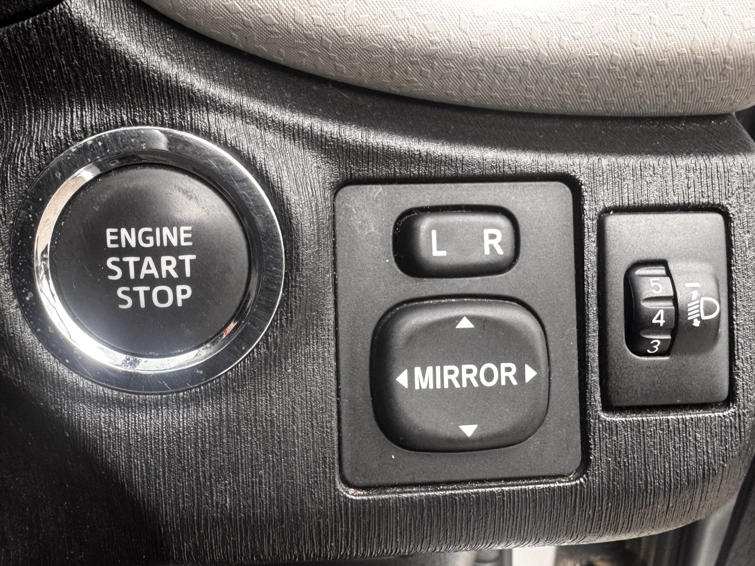 OV61HWN,Toyota Yaris 1.33 Dual VVT-i T Spirit Euro 5 5dr,2 owners Car ULEZ,