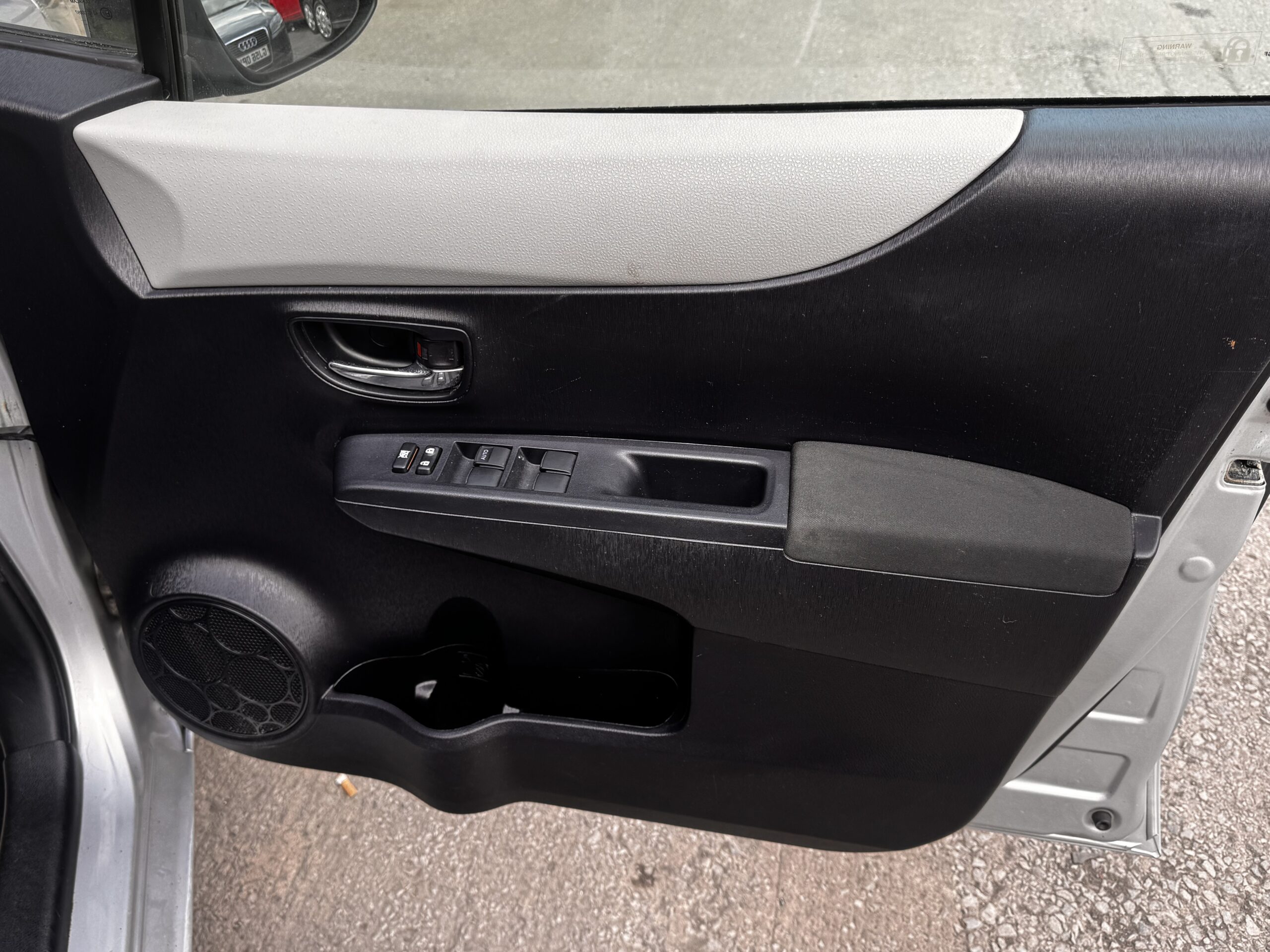 OV61HWN,Toyota Yaris 1.33 Dual VVT-i T Spirit Euro 5 5dr,2 owners Car ULEZ,