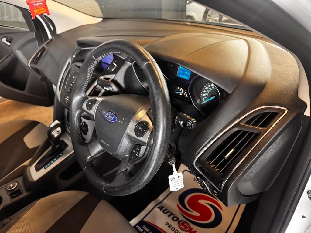 Ford Focus 1.6 Zetec Powershift Euro 5 5dr