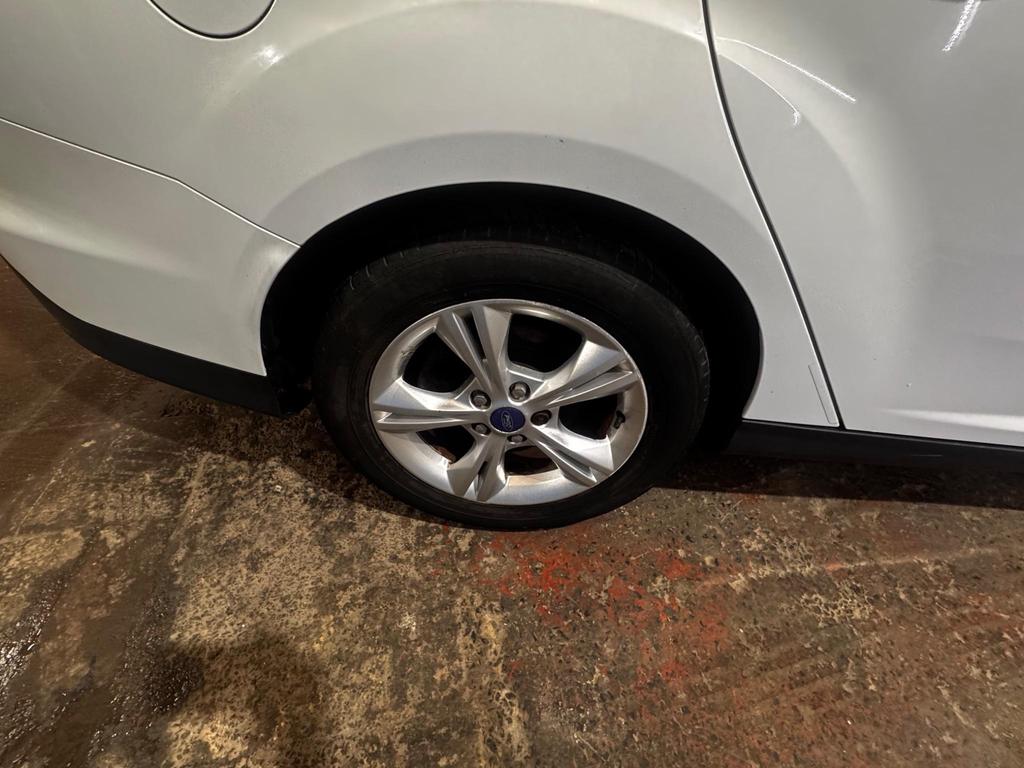 Ford Focus 1.6 Zetec Powershift Euro 5 5dr