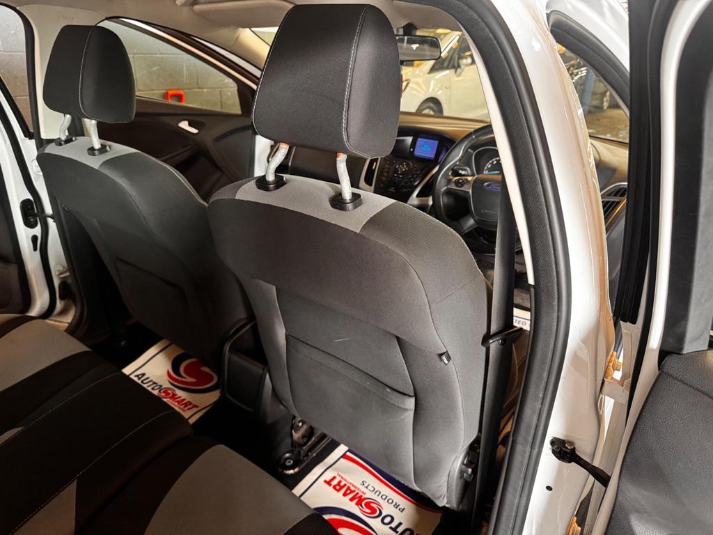 Ford Focus 1.6 Zetec Powershift Euro 5 5dr