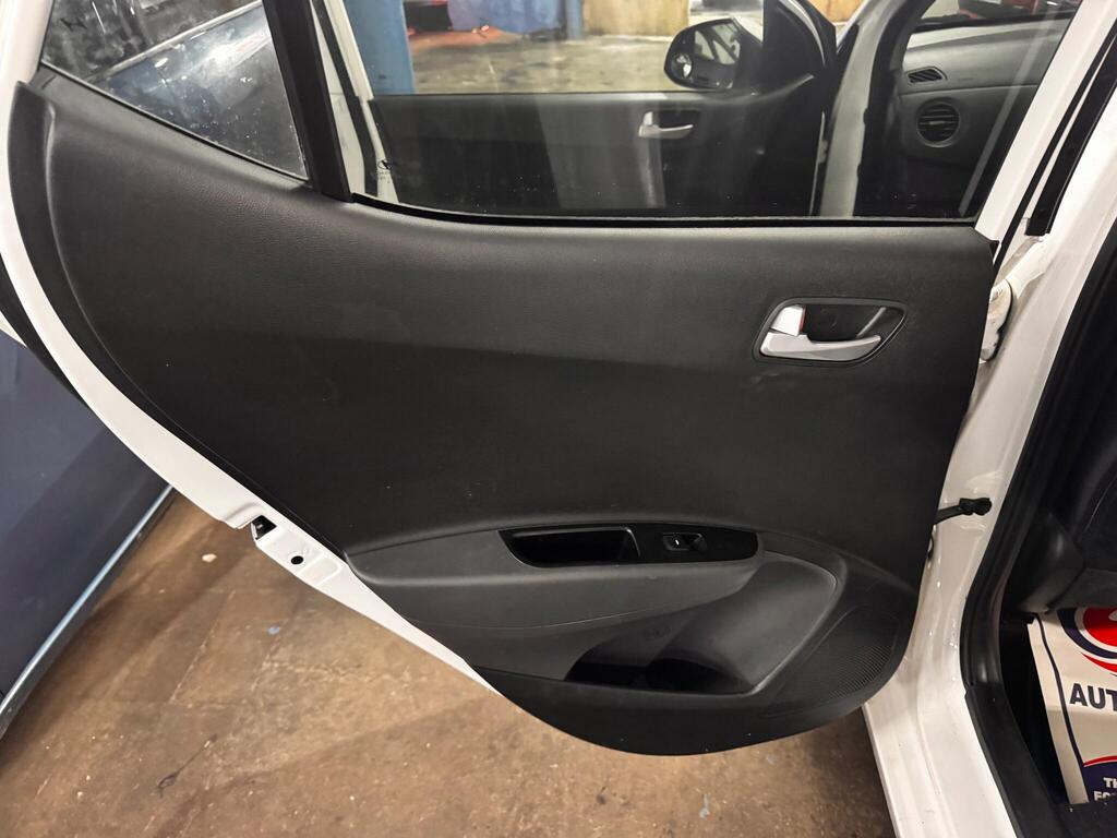 Hyundai i10 1.0 Premium Euro 6 5dr
